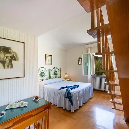Il Piliero, A Life Of Villa